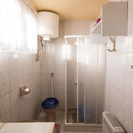 度假居 Kovacs Nyaralo