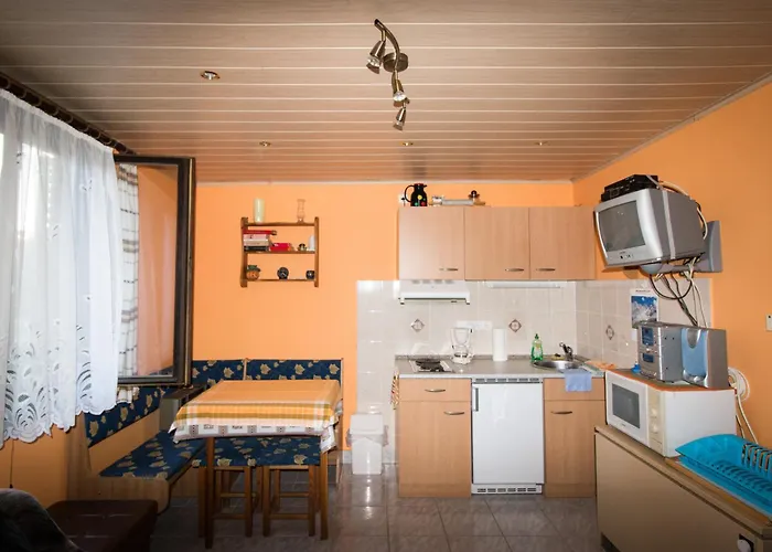 Kovacs Nyaralo 度假居 *