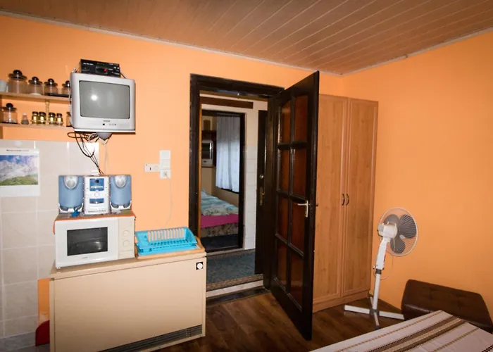 度假居 Kovacs Nyaralo *